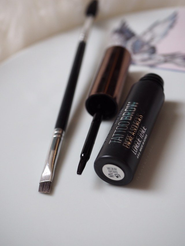 Maybelline Tattoo Brow Peel Off Tint Close up of brush